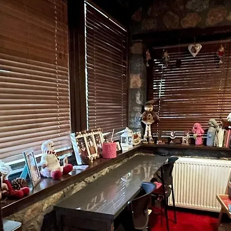 Blessings Chalet: Cozy Fireplace Retreat With Mountain Views Agios Athanasios (Pella)