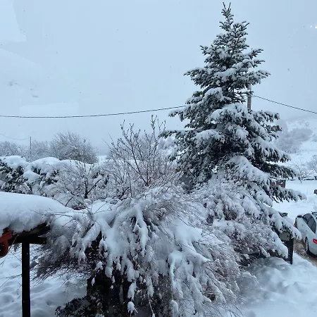 Blessings Chalet: Cozy Fireplace Retreat With Mountain Views Chalet Agios Athanasios (Pella)