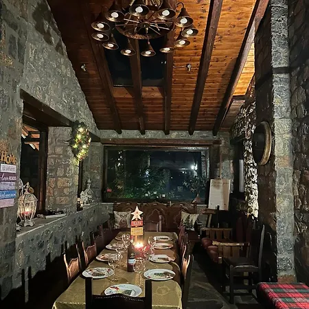 Blessings Chalet: Cozy Fireplace Retreat With Mountain Views * Agios Athanasios (Pella)