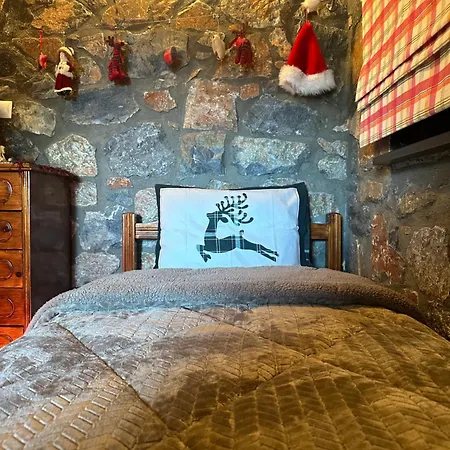 Blessings Chalet: Cozy Fireplace Retreat With Mountain Views Chalet Agios Athanasios (Pella)
