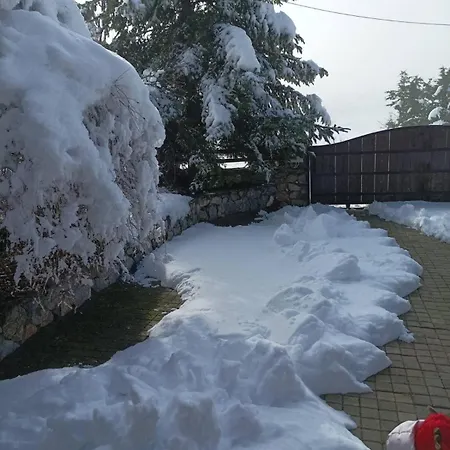 Blessings Chalet: Cozy Fireplace Retreat With Mountain Views Agios Athanasios (Pella)