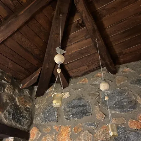 Blessings Chalet: Cozy Fireplace Retreat With Mountain Views * Agios Athanasios (Pella)