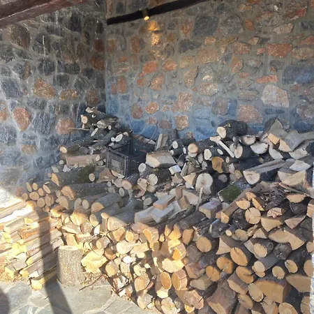 Blessings Chalet: Cozy Fireplace Retreat With Mountain Views Chalet Agios Athanasios (Pella)
